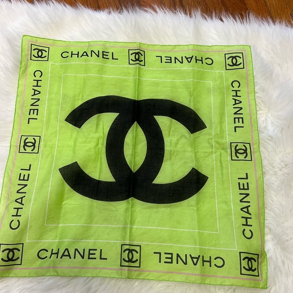 CHANEL SCARF - Picture 4 of 12